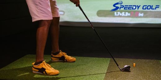 Comparing Training Methods of Golf Simulators vs. Traditional Golf Lessons